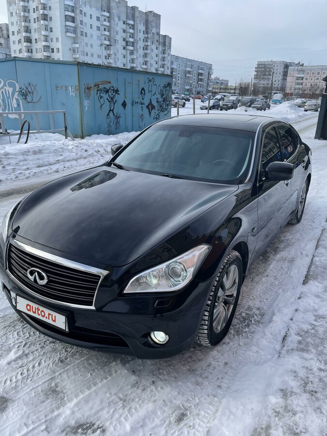 Infiniti m25 2012