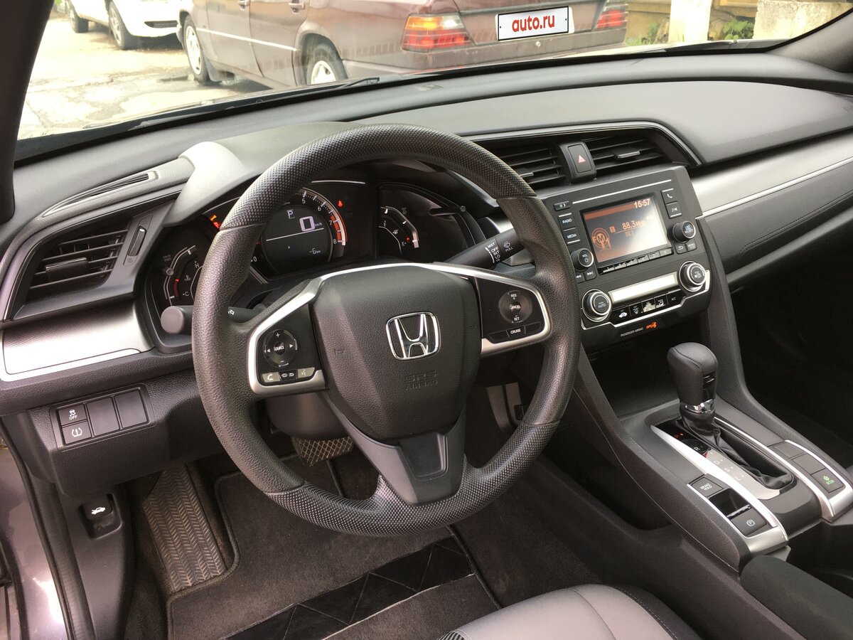 Civic x салон