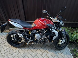 2014 MV Agusta Brutale 800, красный, 690000 рублей, вид 1
