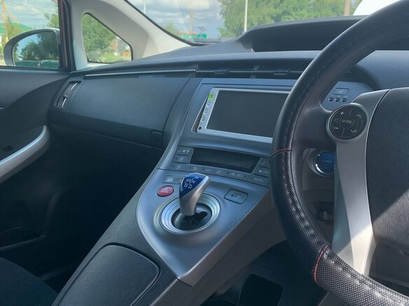 2012 Toyota Prius III Рестайлинг (XW30), серый, 940000 рублей - вид 8