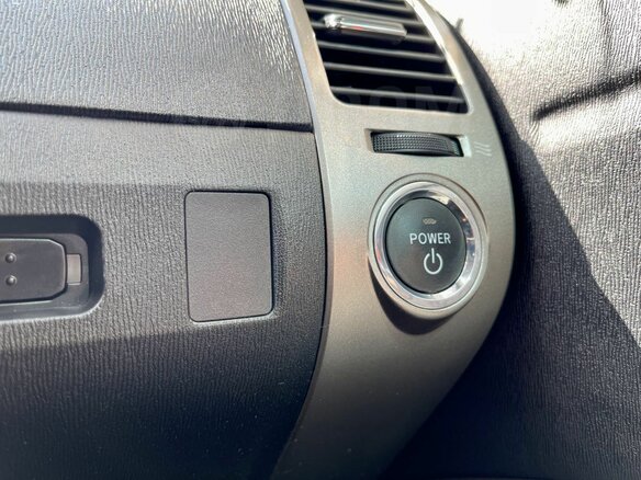 2007 Toyota Prius II Рестайлинг (XW20), серый, 1100000 рублей - вид 25