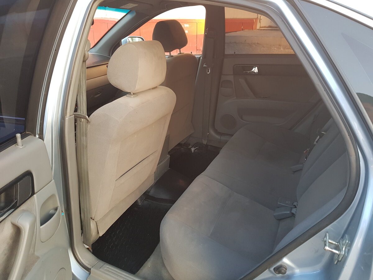 Chevrolet gentra салон
