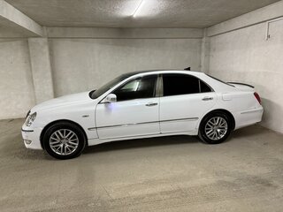 2004 Toyota Crown Majesta IV (S180), белый, 700000 рублей, вид 3
