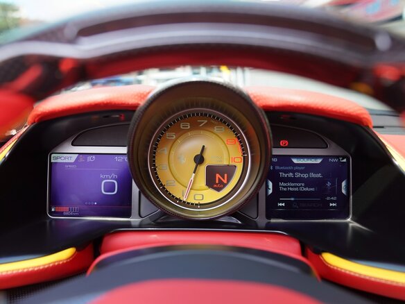 2022 Ferrari 812 GTS, чёрный - вид 9