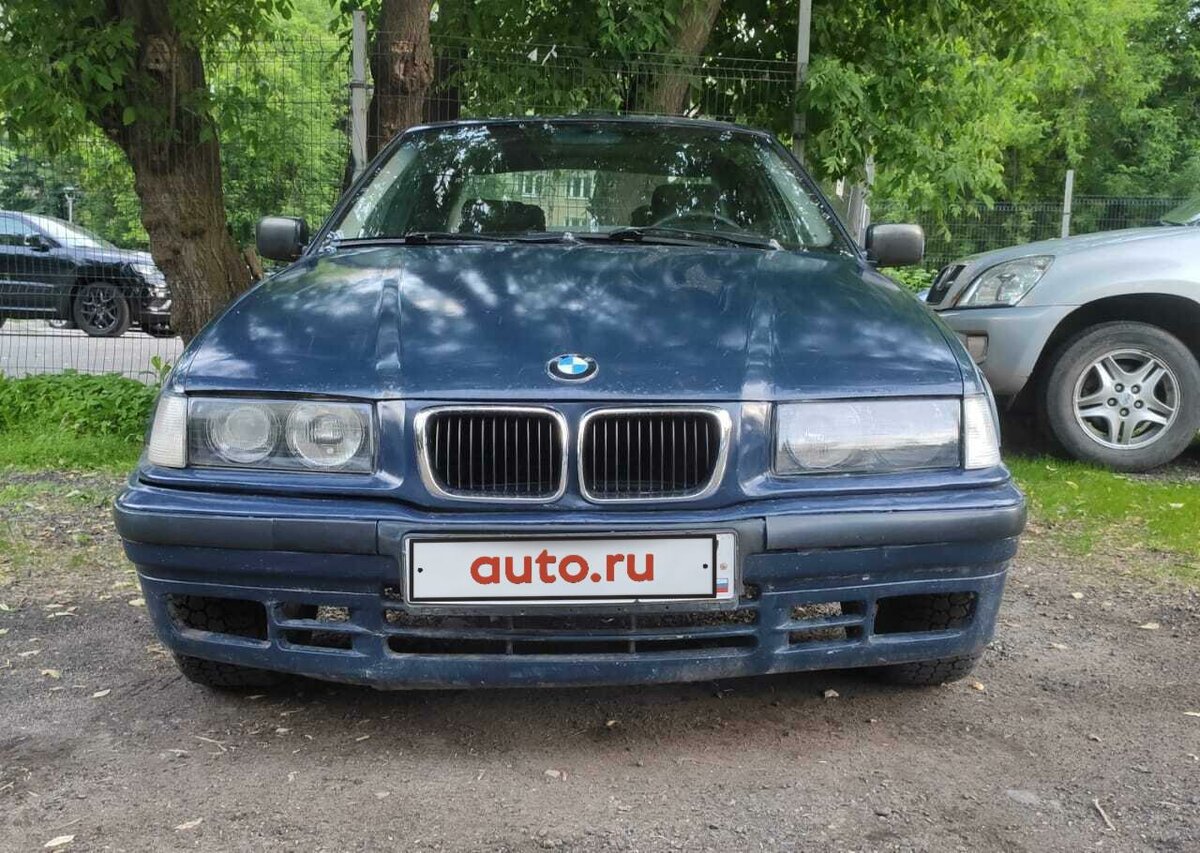 Купить б/у BMW 3 серии III (E36) 318i 1.8 MT (115 л.с