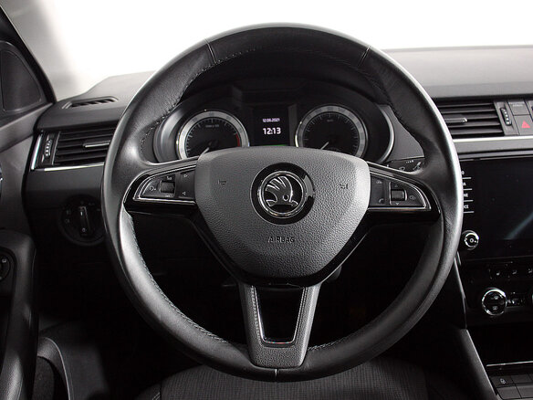 2017 Skoda Octavia, серый - вид 9