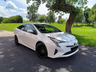 2017 Toyota Prius IV (XW50), белый, 1668771 рублей, вид 1