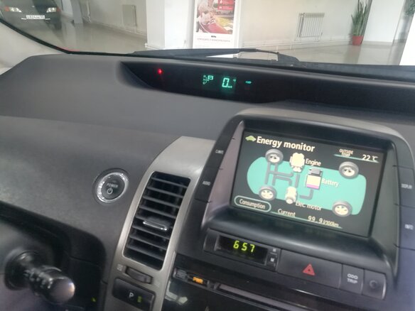 2009 Toyota Prius II Рестайлинг (XW20), красный, 850000 рублей - вид 12