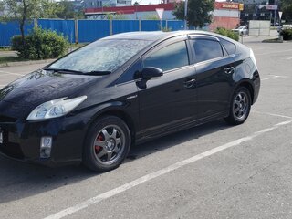 2011 Toyota Prius III (XW30), чёрный, 950000 рублей, вид 1