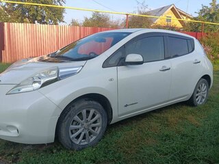 2013 Nissan Leaf I (ZE0/AZE0), белый, 599999 рублей, вид 1
