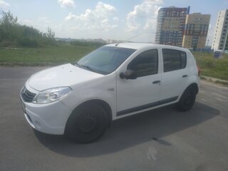 2013 Renault Sandero I, белый, 500000 рублей, вид 1