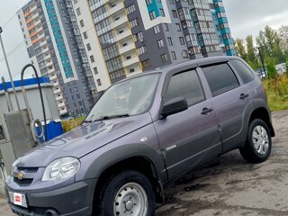2015 Chevrolet Niva I Рестайлинг, серый, 640000 рублей, вид 1
