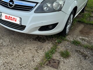 2012 Opel Zafira B Рестайлинг, белый, 380000 рублей, вид 1