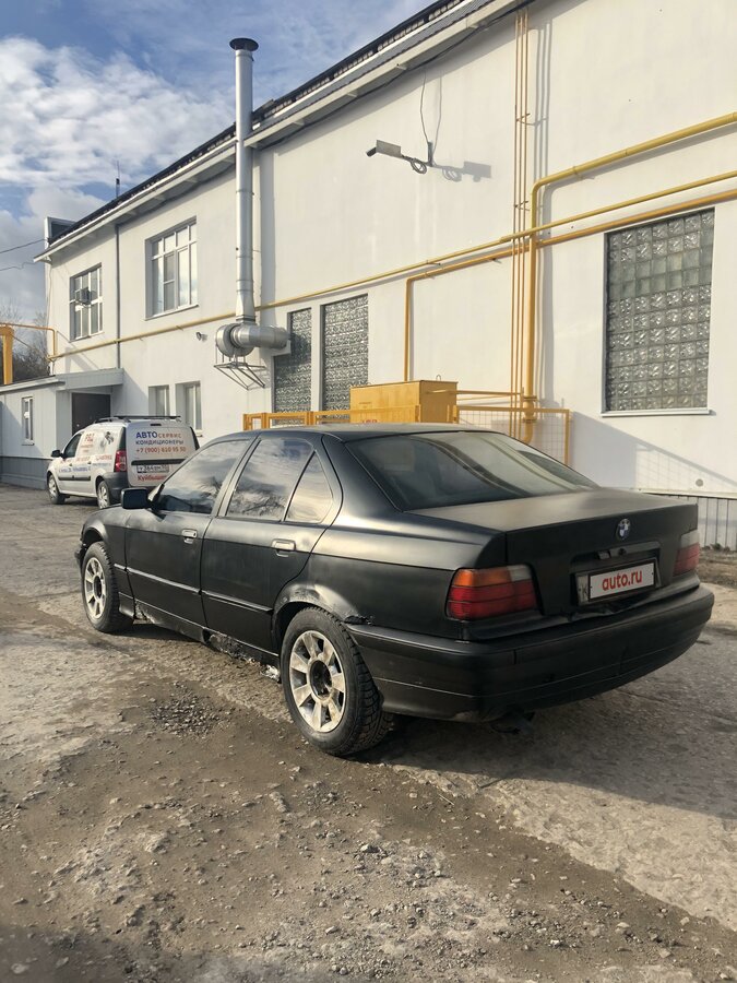 Купить б/у BMW 3 серии III (E36) 316i 1.6 MT (102 л.с