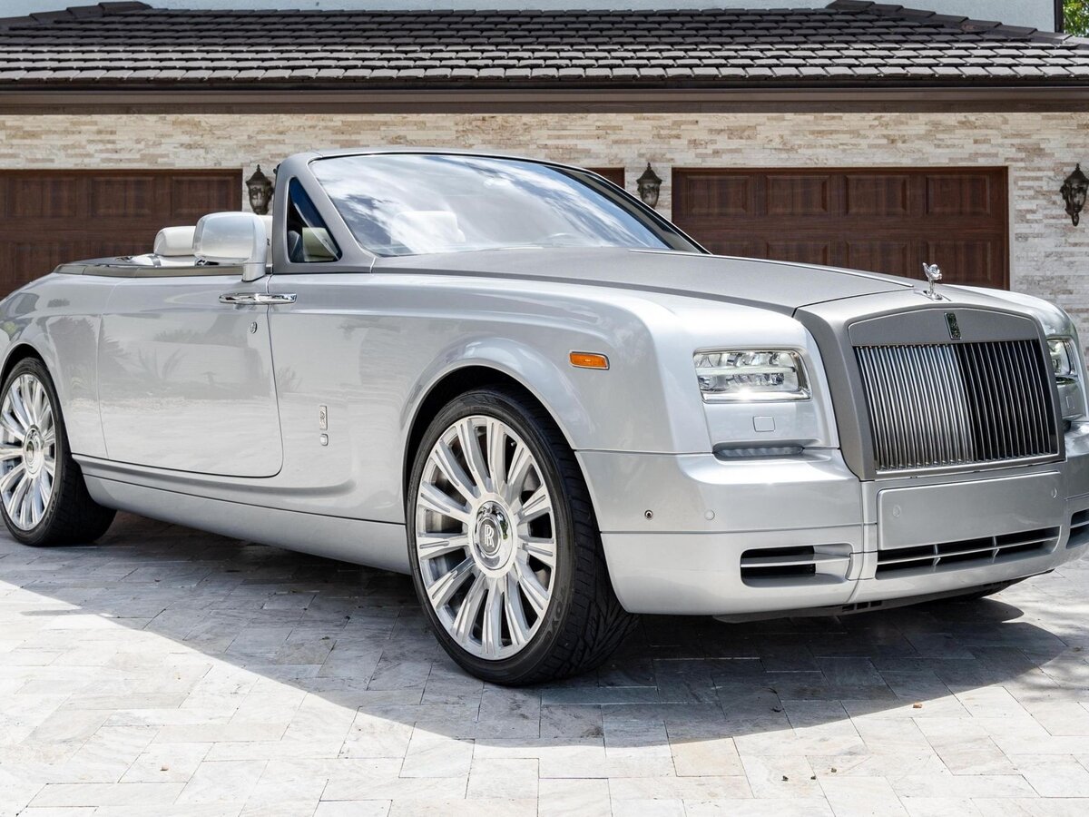 Купить б/у Rolls-Royce Phantom VII Рестайлинг (Series II) 6.8 AT (460 л ...