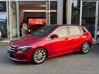 2022 Mercedes-Benz B-Класс 200 III (W247), красный, 1989000 рублей, вид 1