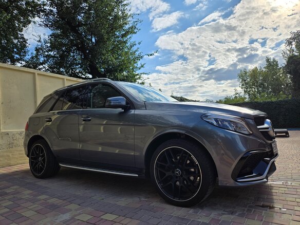 2018 Mercedes-Benz GLE 350 I (W166), серый, 4500000 рублей - вид 3