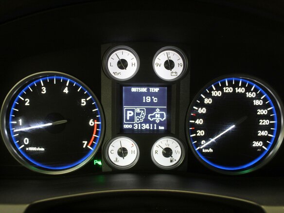 2008 Lexus LX 570 III, белый - вид 16