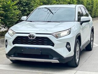 2022 Toyota RAV4 V (XA50), белый, 2497000 рублей, вид 1