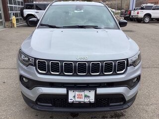 2024 Jeep Compass II Рестайлинг, серебристый, 3600000 рублей, вид 1