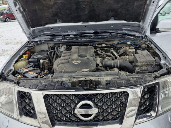 2011 Nissan Pathfinder III Рестайлинг, серебристый, 1400000 рублей - вид 2