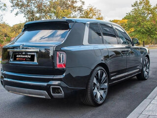 2026 Rolls-Royce Cullinan Black Badge I Рестайлинг (Series II), чёрный, 63490000 рублей, вид 5