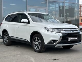 2017 Mitsubishi Outlander III Рестайлинг 2, белый, 2070000 рублей, вид 1