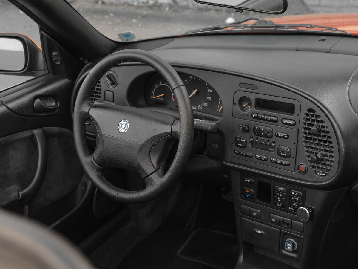 SAAB 900 - фото 10