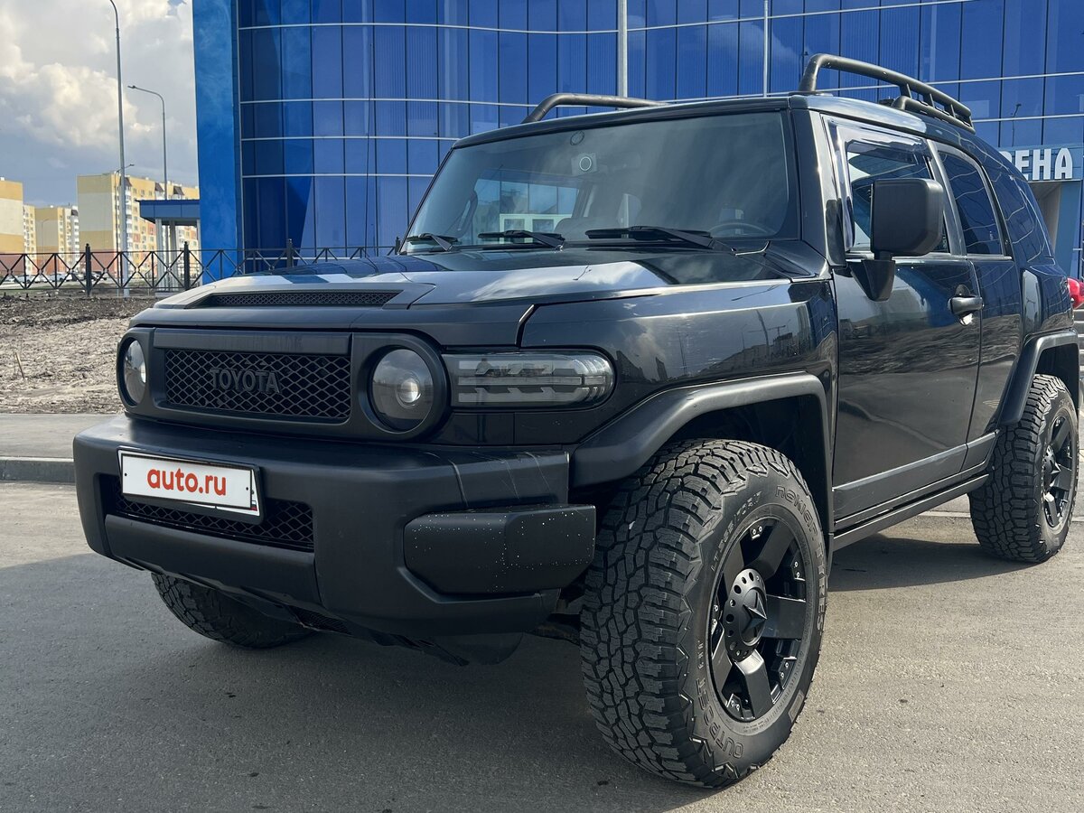Купить б/у Toyota FJ Cruiser 2006-2022 4.0 AT (260 л.с.) 4WD бензин ...