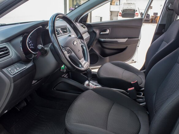 2016 Kia Rio III Рестайлинг, серебристый - вид 8