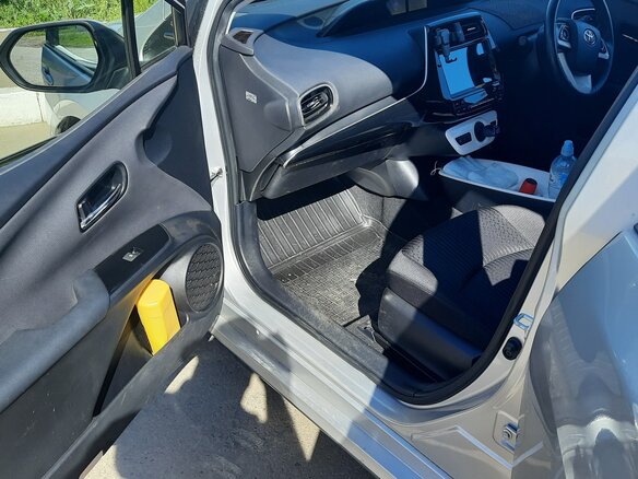 2016 Toyota Prius IV (XW50), серый, 1600000 рублей - вид 20