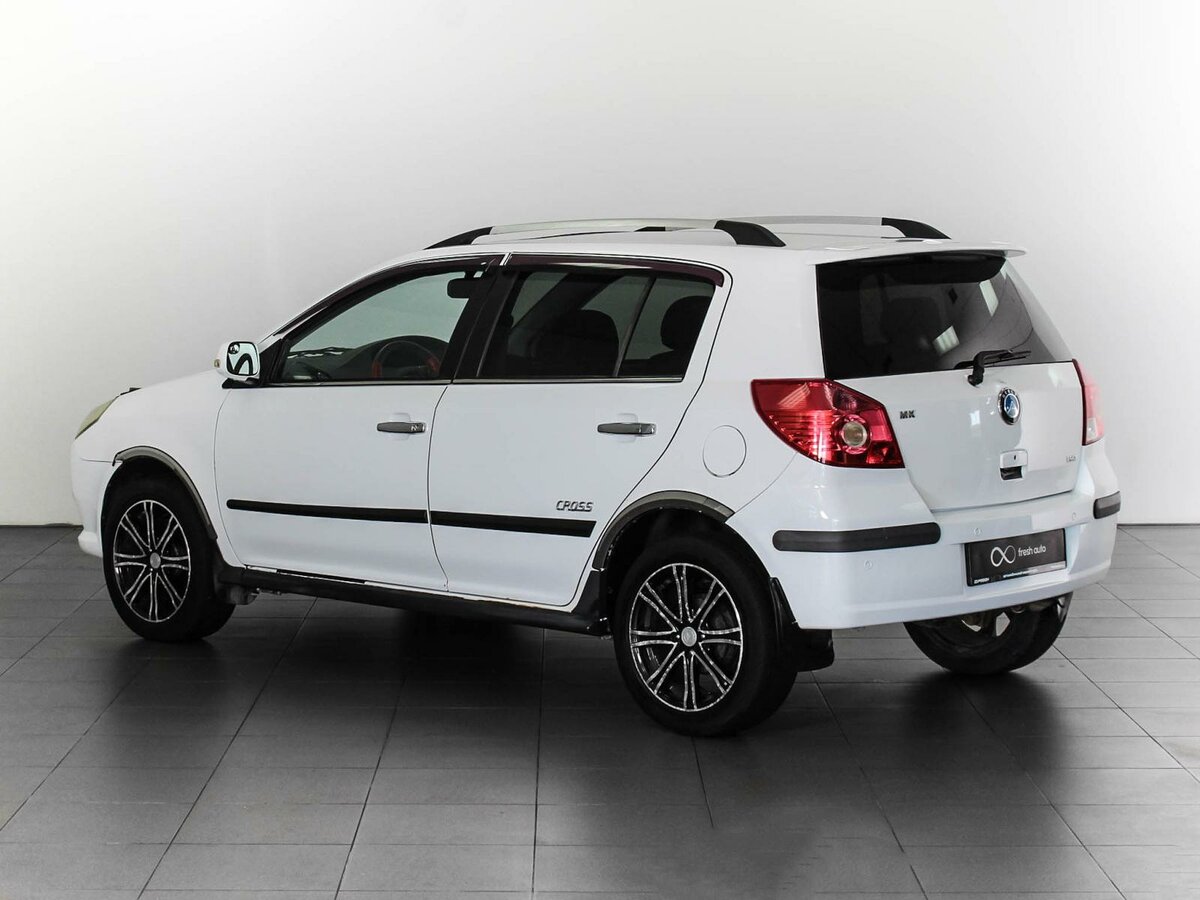 Geely MK Cross 2012