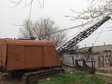 1986 Донецкий экскаватор ЭО-4112А, красный, 560000 рублей, вид 1