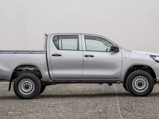 2024 Toyota Hilux VIII Рестайлинг 2, серебристый, 4150777 рублей, вид 5