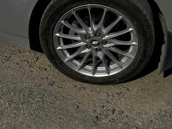 2010 Toyota Prius III (XW30), серебристый, 1050000 рублей - вид 8