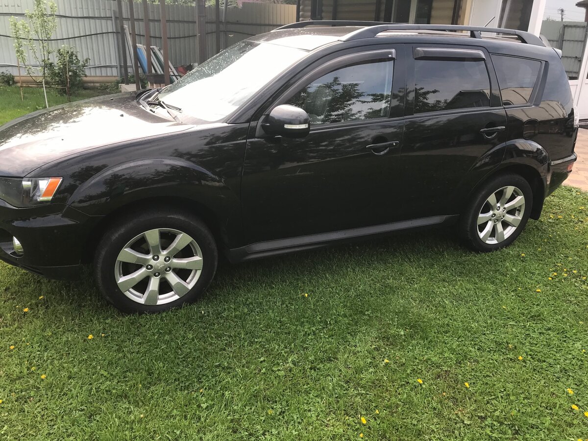 Купить б/у Mitsubishi Outlander II Рестайлинг 2.0 CVT (147