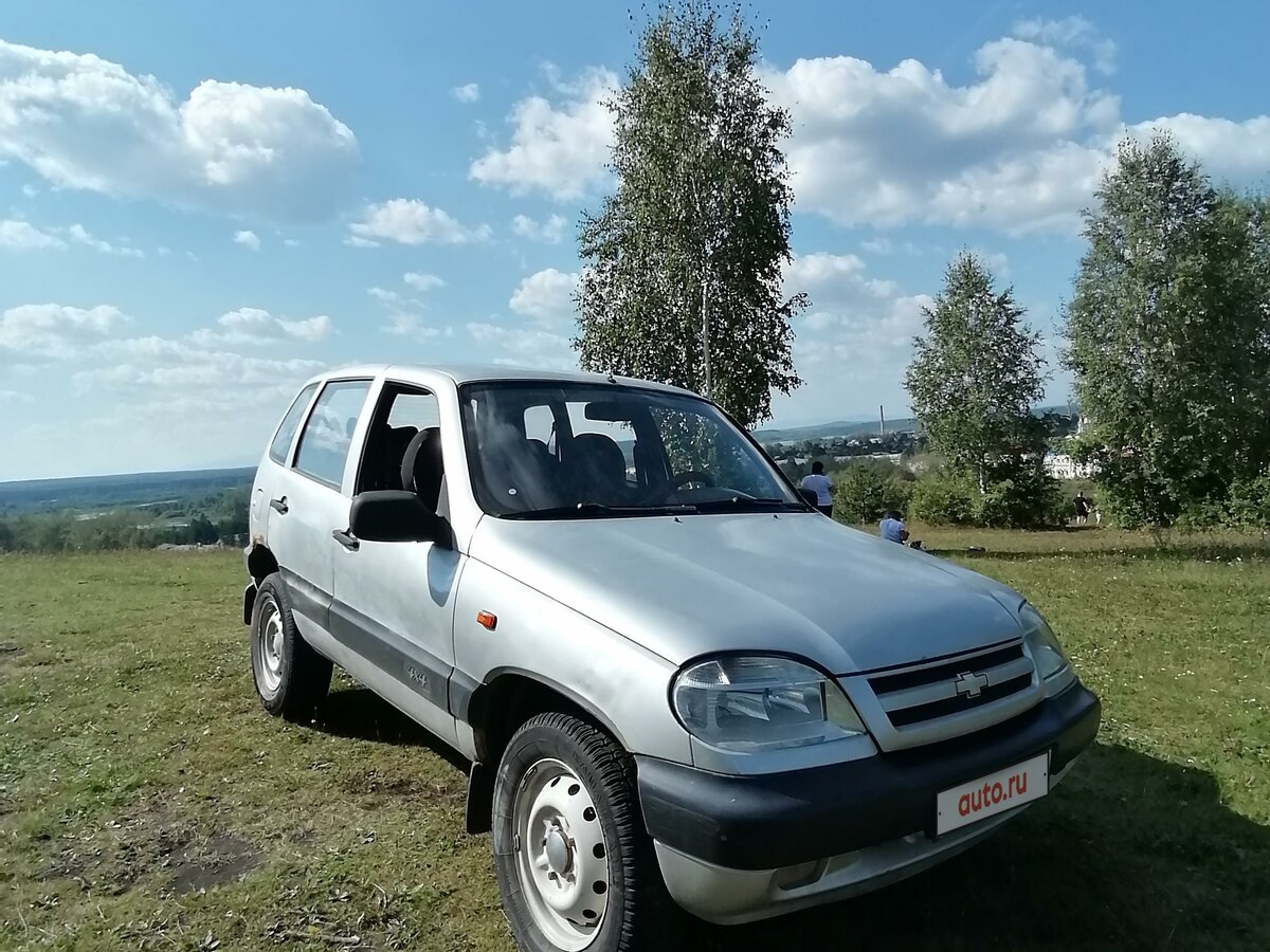 Шевроле Нива 2003 серебристый