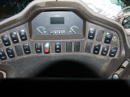 2013 Volvo BL, жёлтый, 6000000 рублей, вид 3