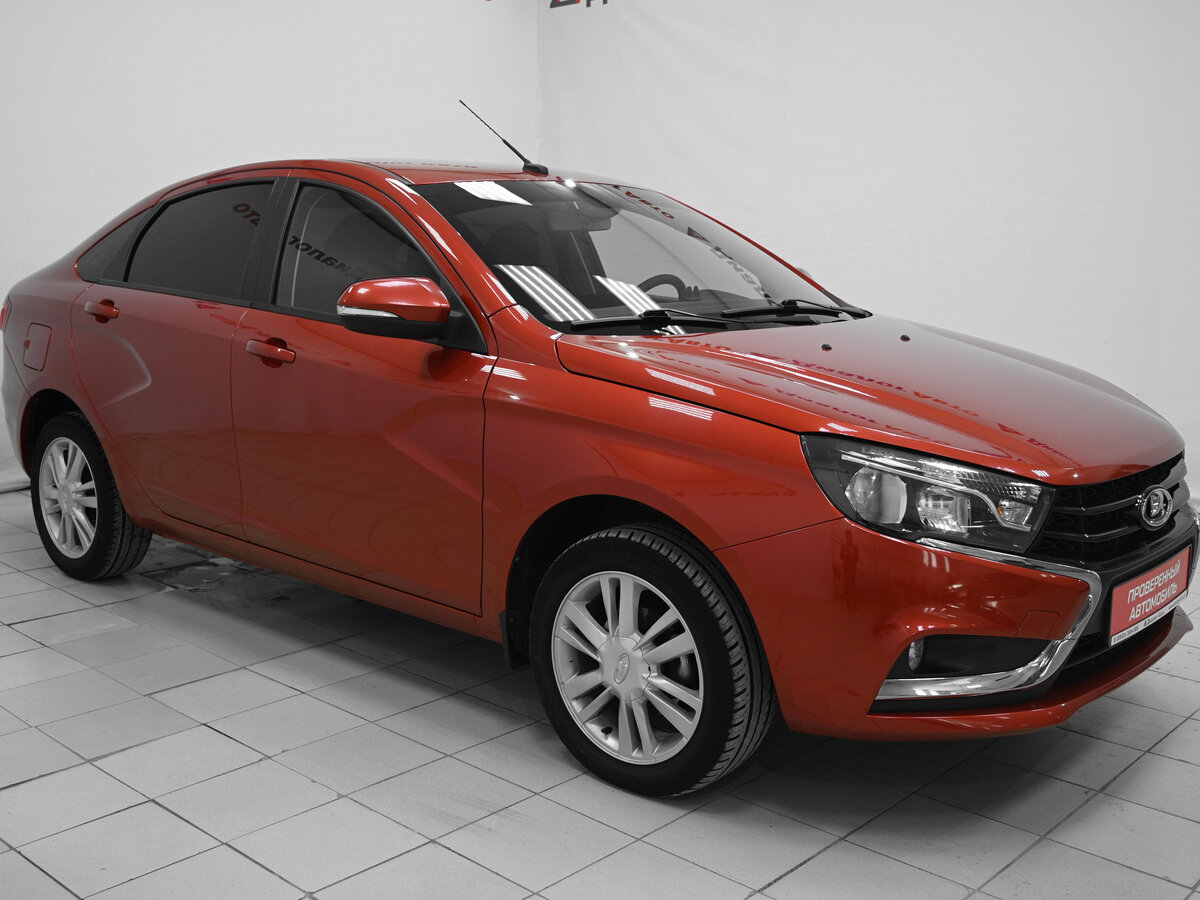 Lada Vesta 2017 красная