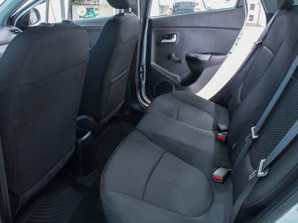 2016 Kia Rio III Рестайлинг, серебристый - вид 9