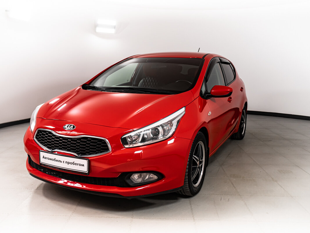 Kia Ceed 2013 хэтчбек красный