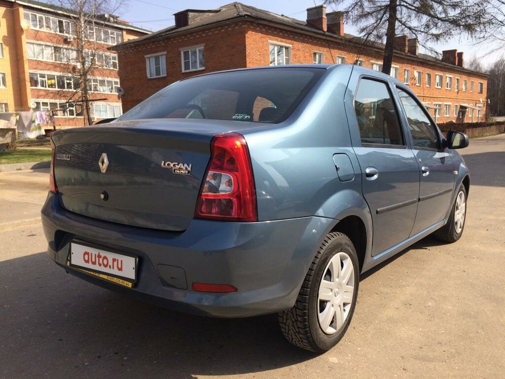 Темно синий рено логан