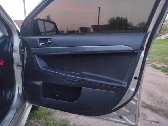 2008 Mitsubishi Lancer X, бежевый, 900000 рублей - вид 8