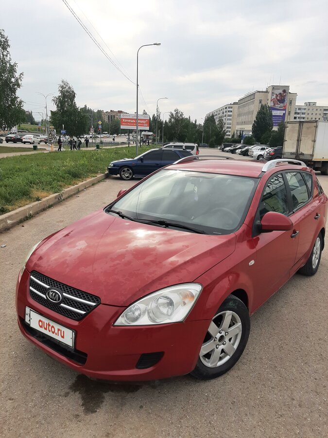 Купить б/у Kia Ceed I 1.4 MT (109 л.с.) бензин механика в