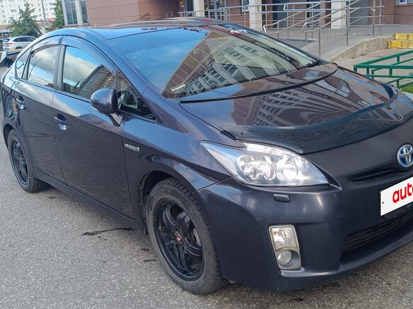 2011 Toyota Prius III Рестайлинг (XW30), фиолетовый, 999999 рублей - вид 1