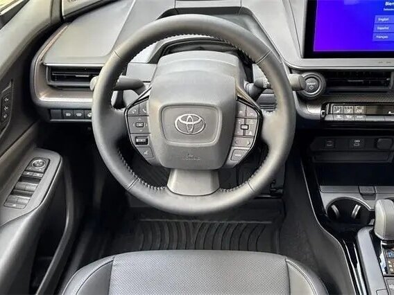 2025 Toyota Prius V (XW60), красный, 4489000 рублей - вид 12