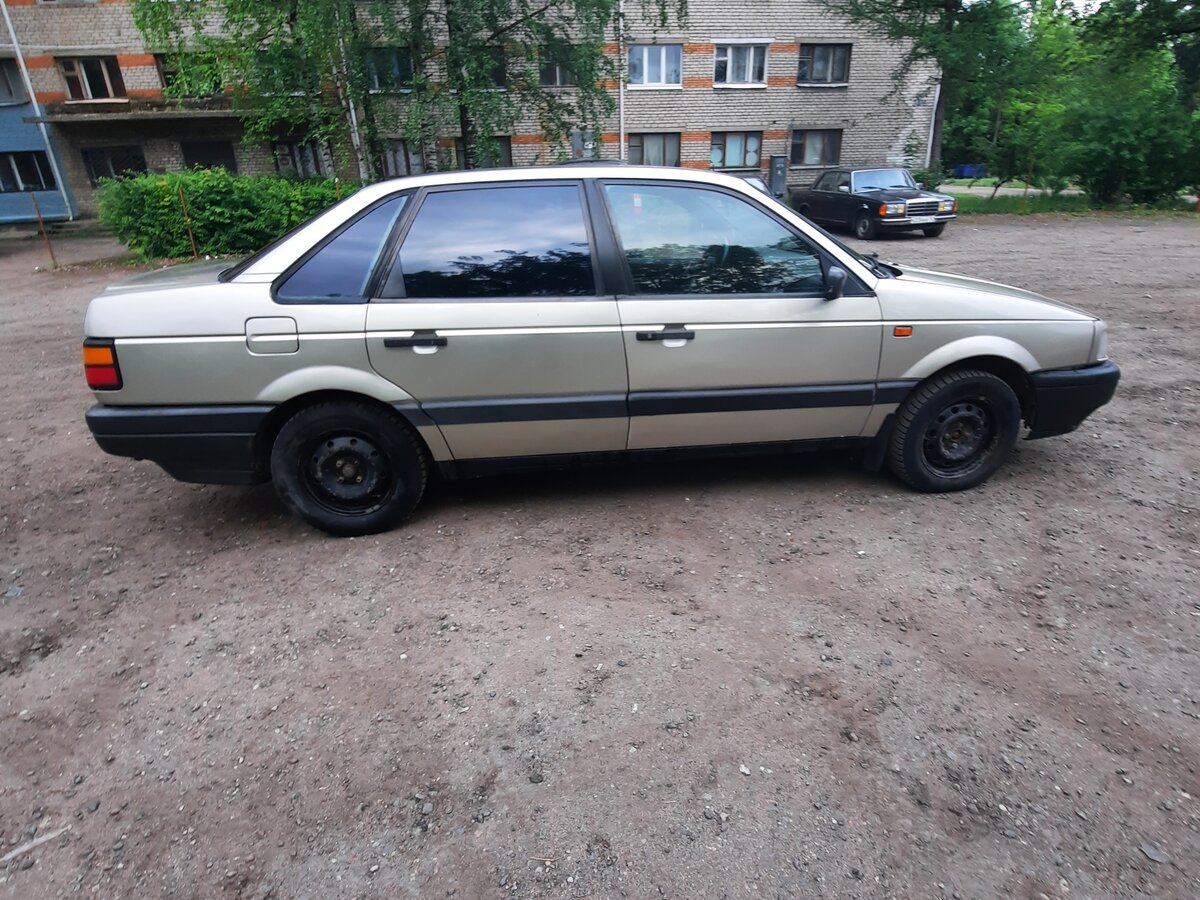 Фольксваген пассат золотистый