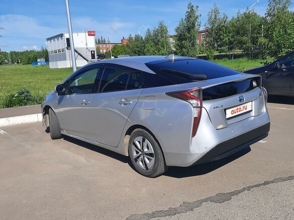 2016 Toyota Prius IV (XW50), серый, 1600000 рублей - вид 6
