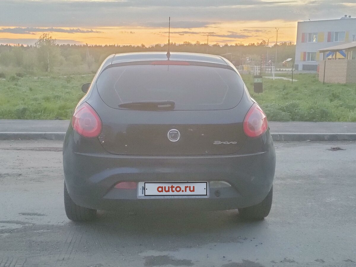 Автомобиль фиат браво