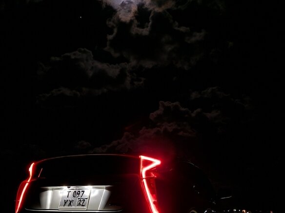 2016 Toyota Prius IV (XW50), белый, 1700000 рублей - вид 9